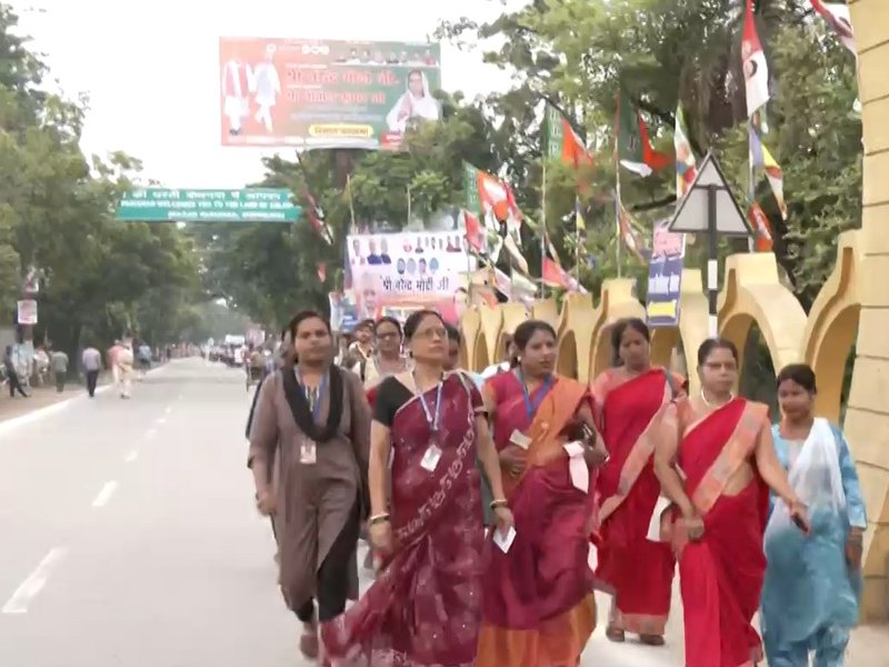 ‘उनके नेतृत्व में भारत बेहतर हो रहा है’ पीएम मोदी के गया दौरे पर बोले लोग
