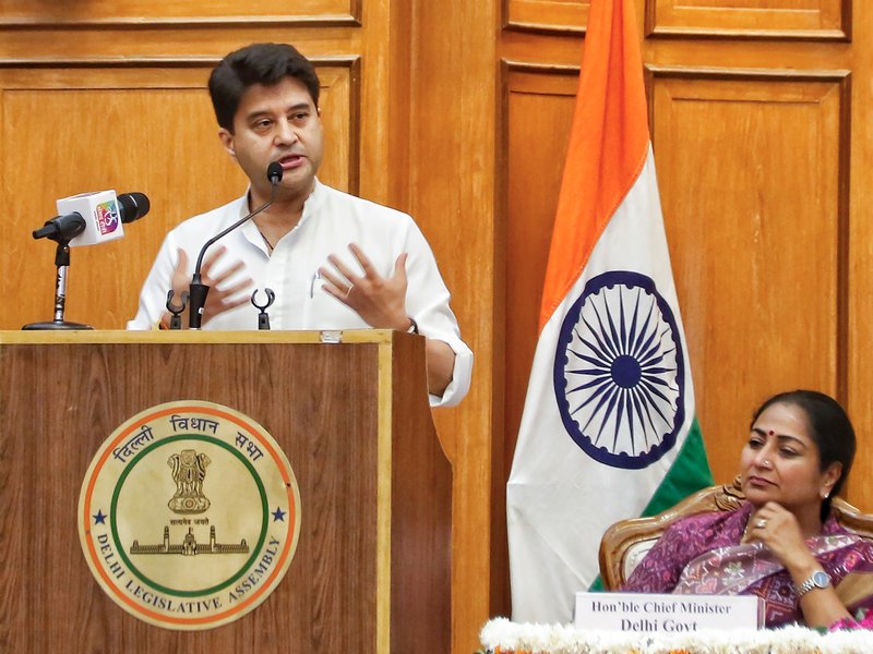 भारत लोकतंत्र की जननी है, इसके सपनों को साकार करना हमारी जिम्मेदारी : सिंधिया 