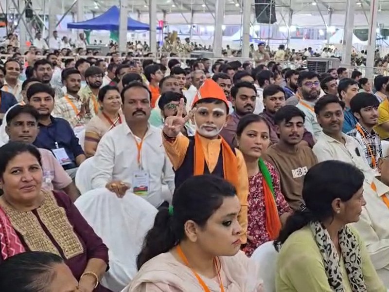 अहमदाबाद: प्रधानमंत्री का दिखा अनोखा अंदाज, एक बच्चे को ‘छोटा मोदी’ कहकर किया संबोधित
