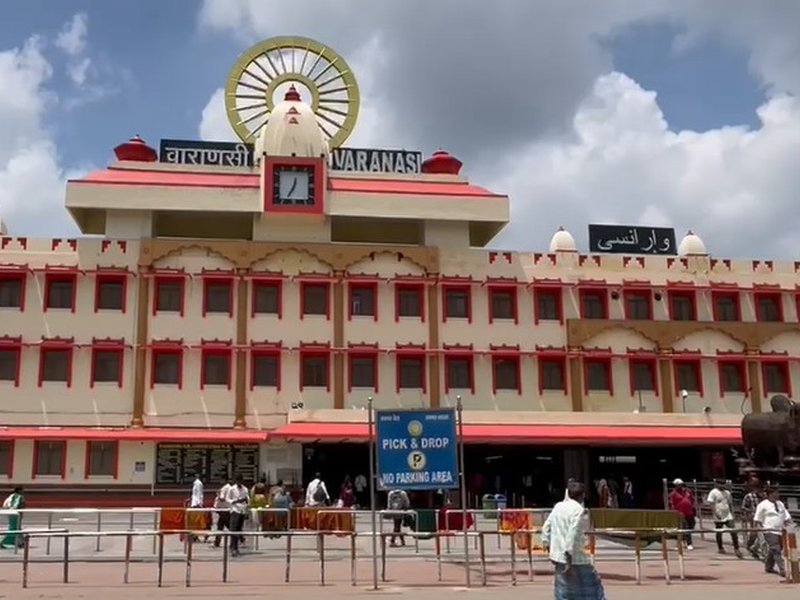 वाराणसी कैंट रेलवे स्टेशन सौर ऊर्जा से जगमगाएगा