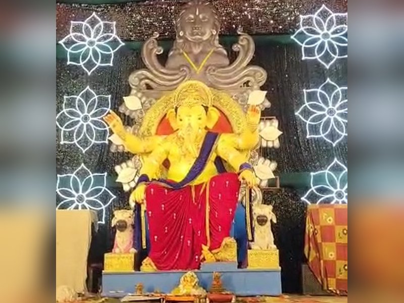 जावरा चौपाटी के राजा: लंदन बुक ऑफ वर्ल्ड रिकॉर्ड में दर्ज, 22 फीट ऊंची मिट्टी की गणेश प्रतिमा बनी आकर्षण का केंद्र