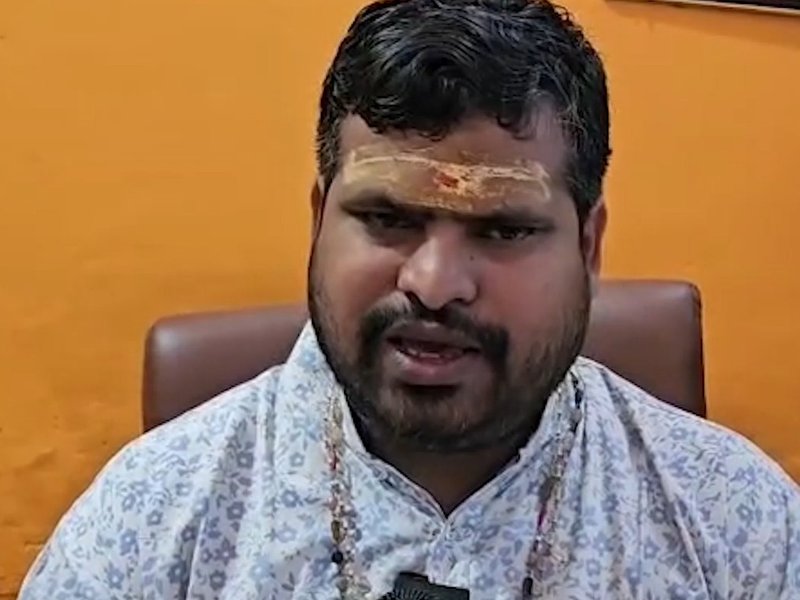 चंद्र ग्रहण के दौरान न करें ये गलतियां, ज्योतिषाचार्य पंडित योगेश नारायण मिश्रा ने दी चेतावनी