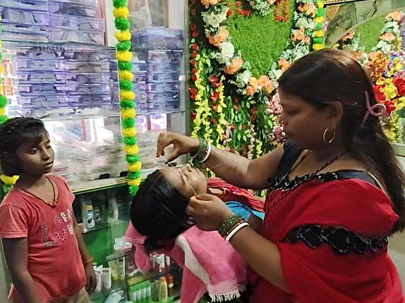बिहार: शेखपुरा में ग्रामीण स्वरोजगार प्रशिक्षण संस्थान से ट्रेनिंग लेकर महिलाएं बनीं आत्मनिर्भर