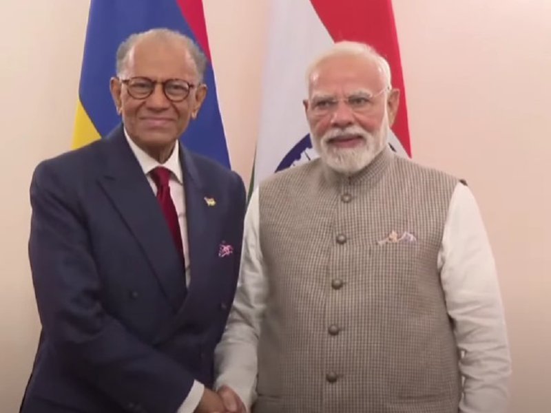 वाराणसी में पीएम मोदी और मॉरीशस के प्रधानमंत्री की मुलाकात, द्विपक्षीय संबंधों को मजबूत करने पर जोर