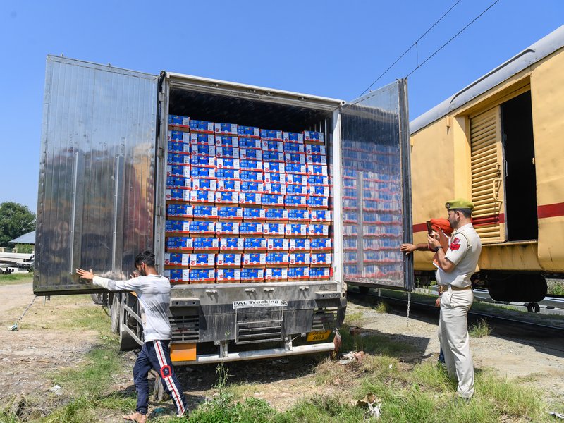 Freight train delivers first consignment of apples from Valley to Jammu