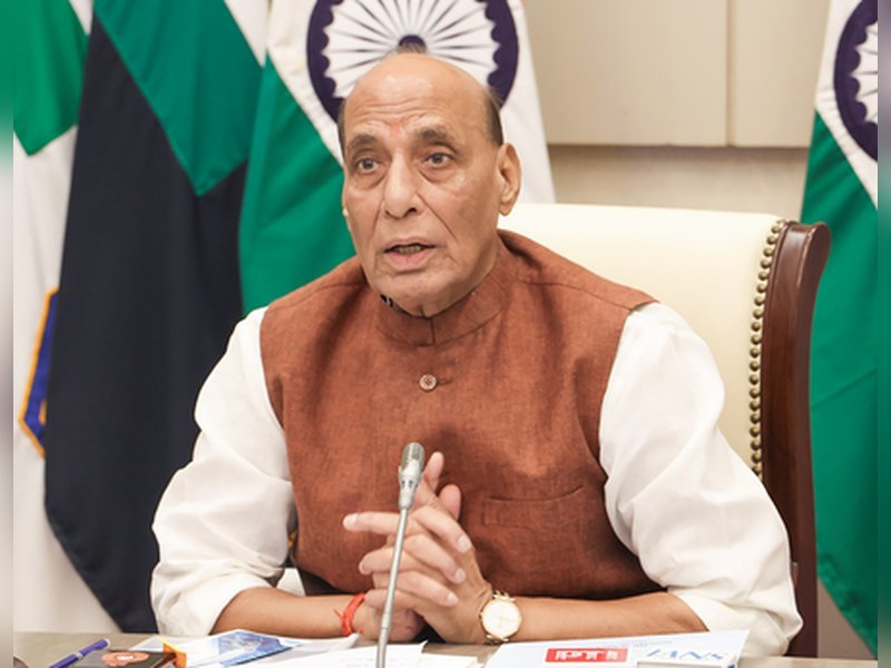 'मोदी जी में दिखता था भविष्य का नेता, पहले ही समझ गए थे राजनाथ सिंह', रक्षा मंत्री ने बताया पुराना किस्सा