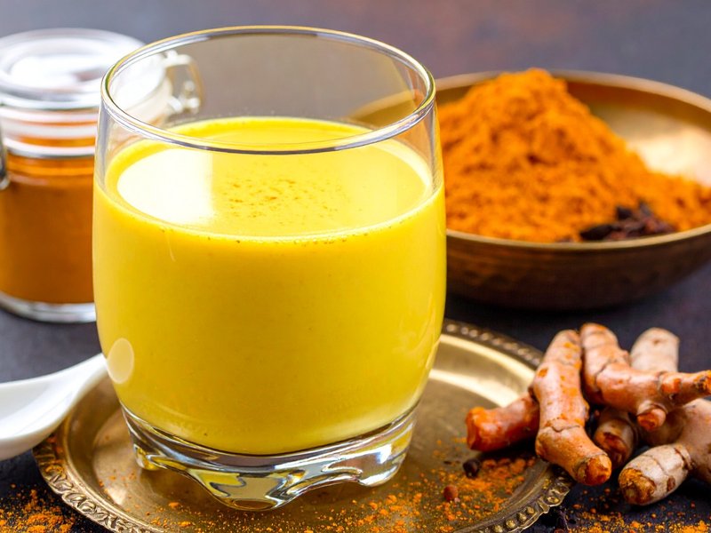 हल्दी-दूध : दादी का नुस्खा, जिसे साइंस ने भी माना सुपर ड्रिंक, जानिए चमत्कारी फायदे