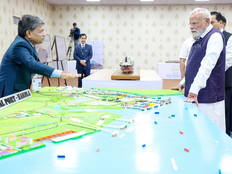 भारत के शिपबिल्डिंग और मैरीटाइम इकोसिस्टम को पुनर्जीवित करने के लिए सरकार का 8 बिलियन डॉलर का पैकेज महत्वाकांक्षा का संकेत : पीएम मोदी