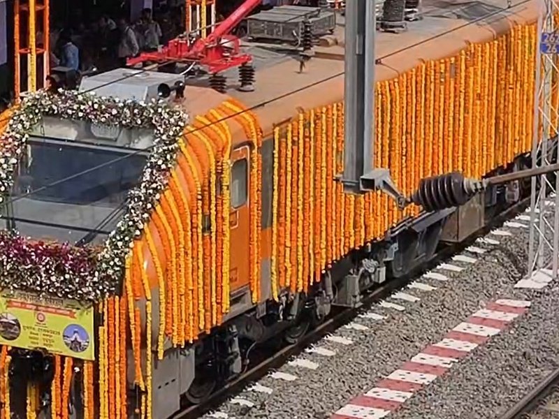 सूरत और बरहामपुर के बीच अमृत भारत एक्सप्रेस चलने से यात्री खुश, जताया प्रधानमंत्री का आभार