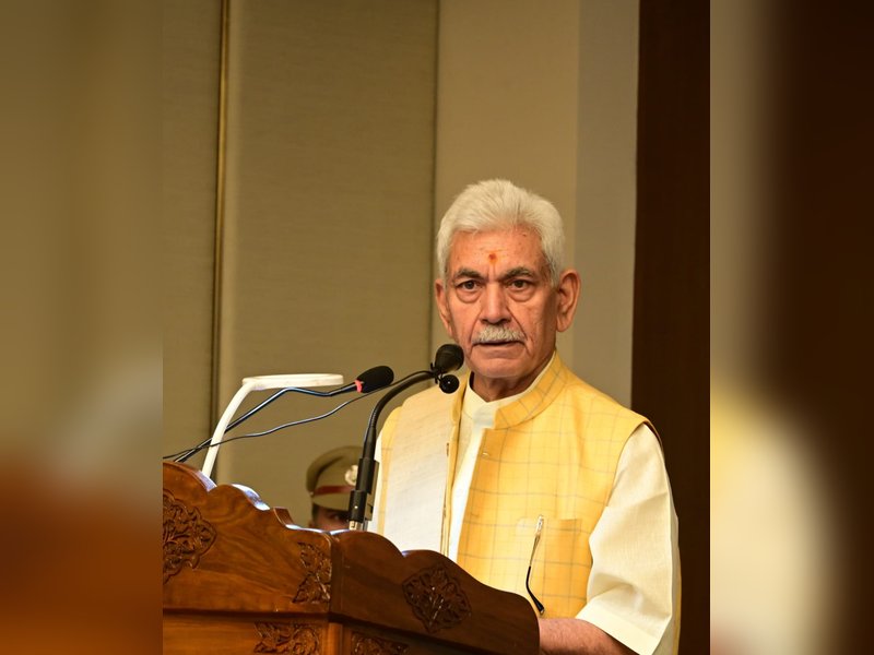जम्मू-कश्मीर: आपदा प्रभावितों के लिए 5,061 नए घरों के निर्माण की मंजूरी, मनोज सिन्हा ने जताया पीएम मोदी का आभार