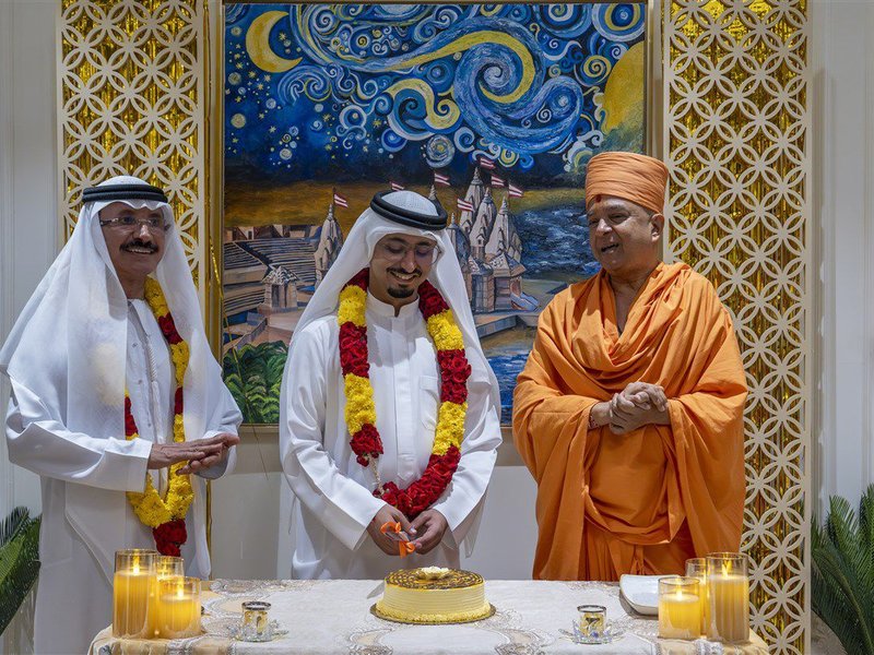 अबू धाबी: डीपी वर्ल्ड चेयरमैन सुल्तान अहमद बिन सुलायेम का बीएपीएस हिंदू मंदिर दर्शन