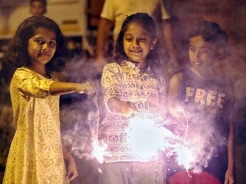 अक्टूबर 2025: व्रत और त्योहारों से भरा रहेगा ये महीना, जानें किस दिन मनाए जाएंगे कौन से पर्व 