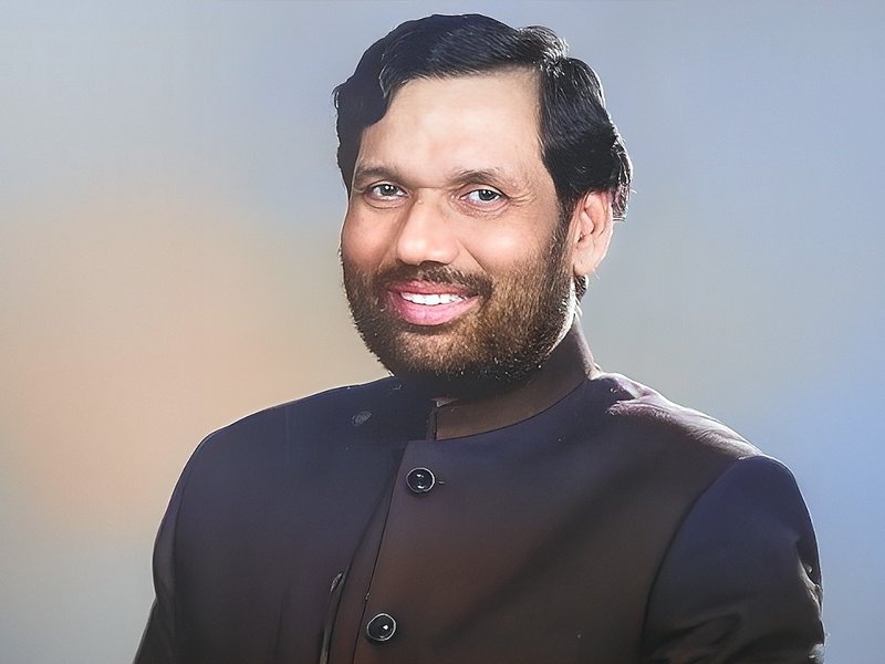 स्मृति शेष: राजनीति के मौसम वैज्ञानिक, 6 प्रधानमंत्रियों के कार्यकाल में मंत्री रहे रामविलास पासवान