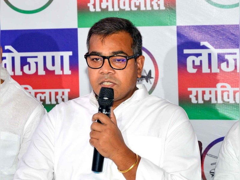 बिहार: जानें कौन हैं अरुण भारती, जिन्हें लोजपा (रामविलास) ने बनाया चुनाव प्रभारी