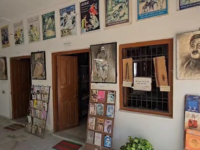 वाराणसी के लमही गांव में मुंशी प्रेमचंद की यादों को मिल रहा नया जीवन, साहित्यिक विरासत से रूबरू हुए छात्र
