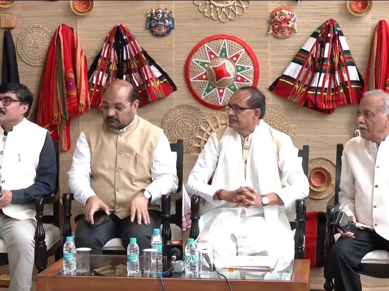 दिल्ली में 'वीविंग इंडिया टुगेदर' कॉन्क्लेव का आयोजन, कलाकारों ने पीएम मोदी को दिया धन्यवाद