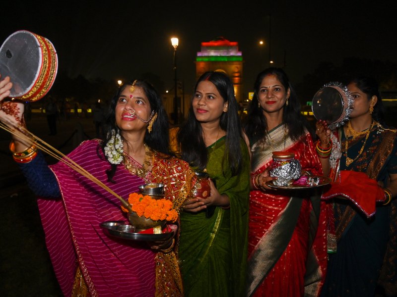 मनचाहे जीवनसाथी के लिए कुंवारी कन्याएं भी रख सकती हैं करवाचौथ का व्रत, जानिए क्या कहती हैं धार्मिक मान्यताएं?