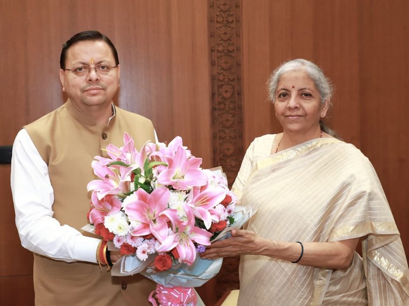 सीएम धामी की वित्त मंत्री सीतारमण से मुलाकात, उत्तराखंड को मिले सहयोग के लिए जताया आभार 
