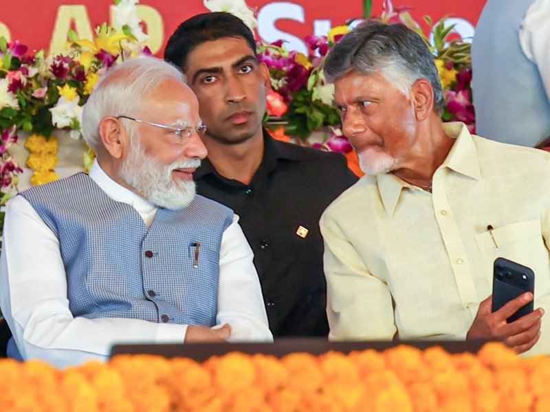 आंध्र प्रदेश: सीएम चंद्रबाबू नायडू ने पीएम मोदी की तारीफ की, बोले- समर्पण भाव से देश की सेवा कर रहे प्रधानमंत्री