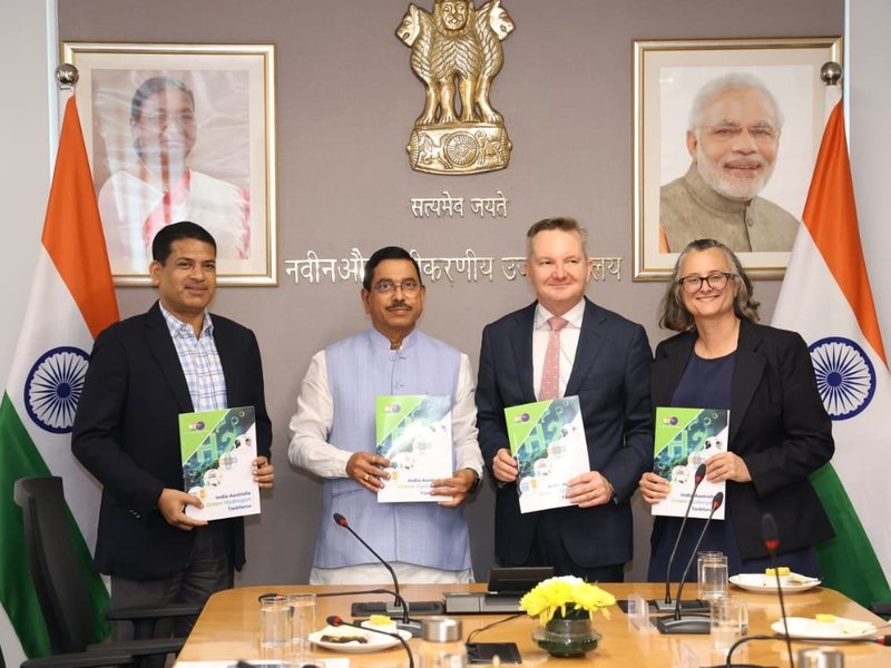 भारत और ऑस्ट्रेलिया ने क्लीन एनर्जी सेक्टर में सहयोग बढ़ाने का किया फैसला : प्रह्लाद जोशी