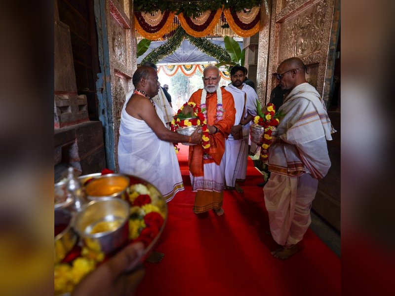श्रीशैलम में होना मेरे लिए अत्यंत आनंद की बात, पवित्र स्थल के हर हिस्से में है दिव्यता: प्रधानमंत्री मोदी