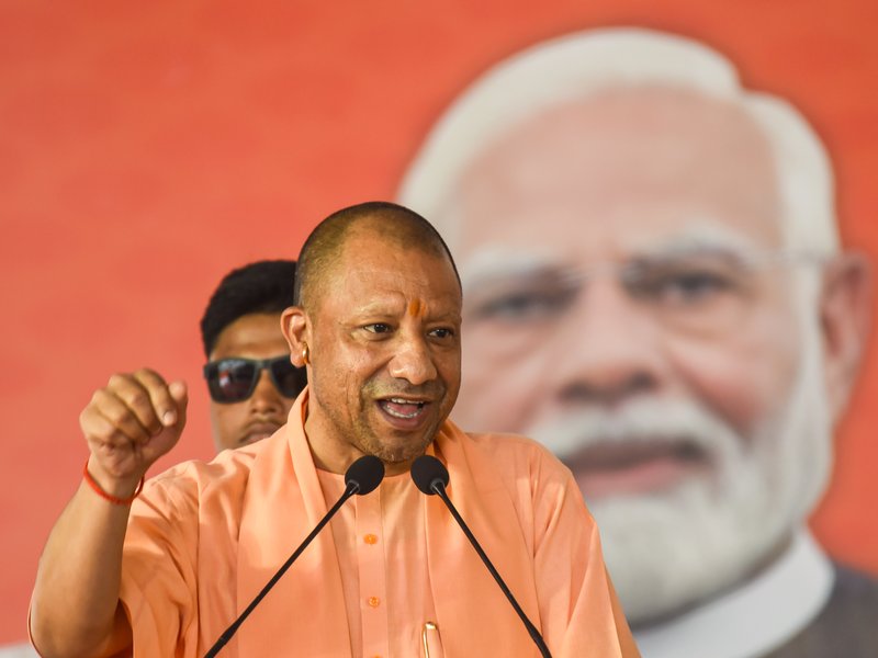 कांग्रेस-राजद ने बिहार को भाई-भतीजावाद और अपराध में बदल दिया : सीएम योगी