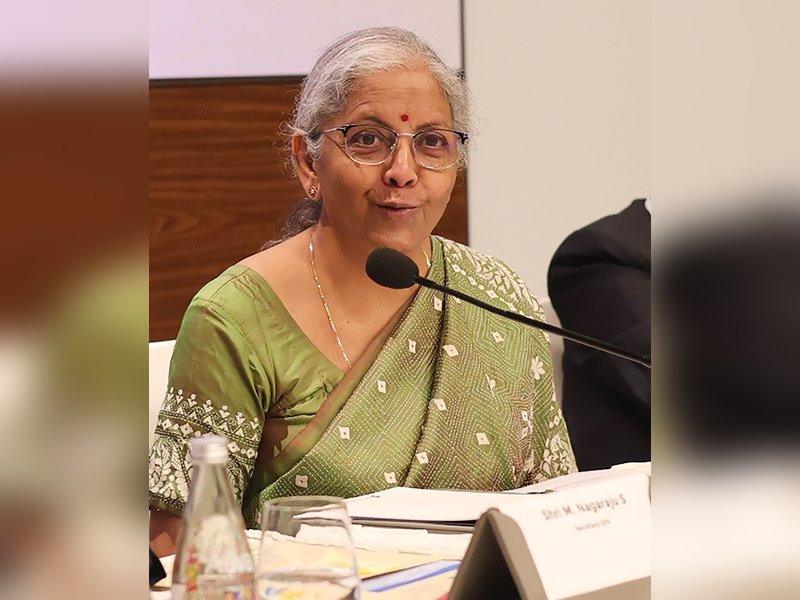वित्त मंत्री निर्मला सीतारमण ने ग्रामीण बैंकों को कृषि के लिए लोन वितरण बढ़ाने को कहा