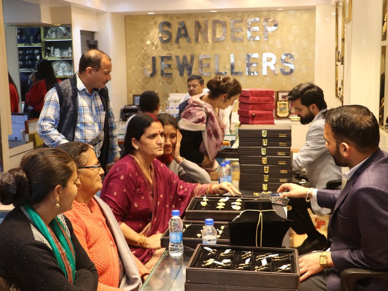 सोने की कीमतों में तेजी का असर! जुलाई-सितंबर अवधि में मांग 16 प्रतिशत कम हुई