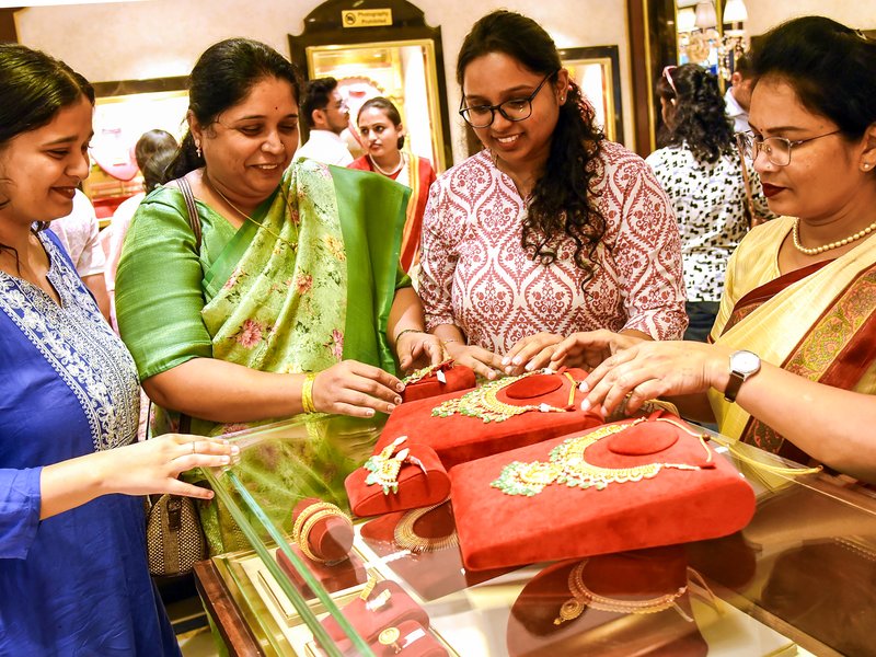 भारत के 45 दिनों के शादी सीजन में होगा 6.5 लाख करोड़ रुपए का कारोबार : रिपोर्ट