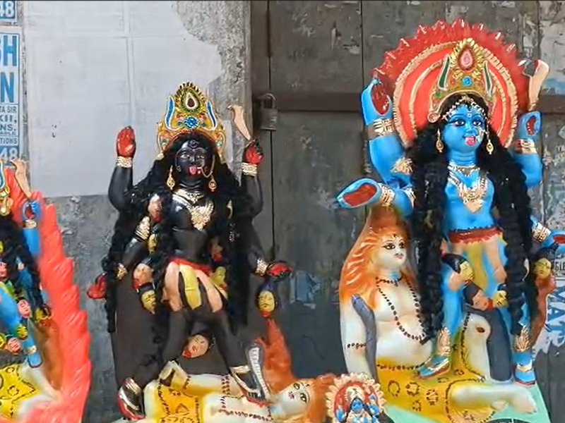 पश्चिम बंगाल : मिदनापुर में फिर लौटी मिट्टी के दीयों की रौनक, कुम्‍हारों में खुशी की लहर