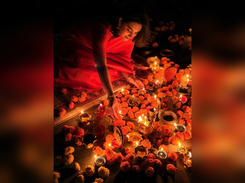 एप्पल के सीईओ टिम कुक ने मुंबई बेस्ड फोटोग्राफर की आईफोन से क्लिक की गई दिवाली की शानदार तस्वीर की शेयर