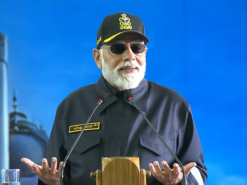 आईएनएस विक्रांत पर सशस्त्र बलों के साथ पीएम मोदी मनाया दीपावली, खुद को बताया सौभाग्यशाली 