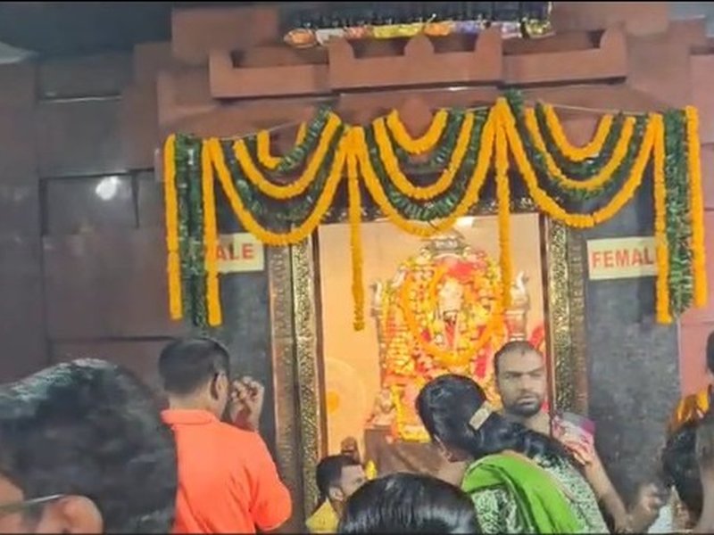 सत्यनगर काली मंदिर में शुरू हुई भव्य काली पूजा, दर्शन के लिए उमड़ रहा श्रद्धालुओं का सैलाब