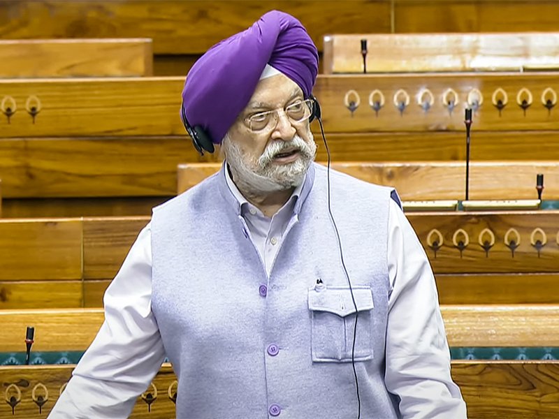 तेजी से बढ़ रही देश की अर्थव्यवस्था, हर दिन 6.7 करोड़ लोग खरीद रहे ईंधन: केंद्रीय मंत्री