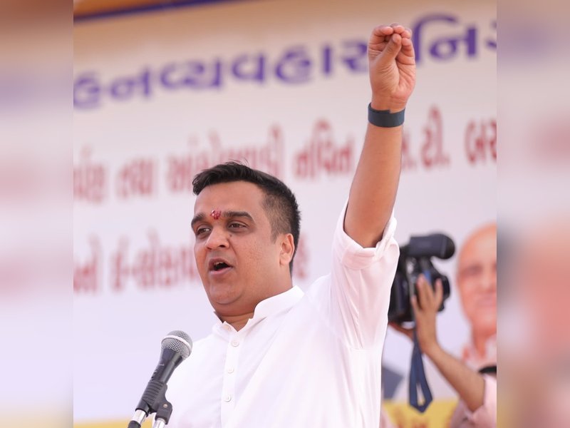 अमित शाह के जन्मदिन पर गांधीनगर में स्वच्छता सेवकों को मिला सम्मान, डिप्टी सीएम हर्ष संघवी बोले- आपकी मेहनत ही हमारी पहचान