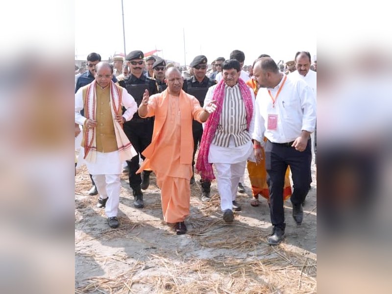 मुख्यमंत्री योगी ने लिया गढ़मुक्तेश्वर और तिगरी मेले की तैयारियों का जायजा