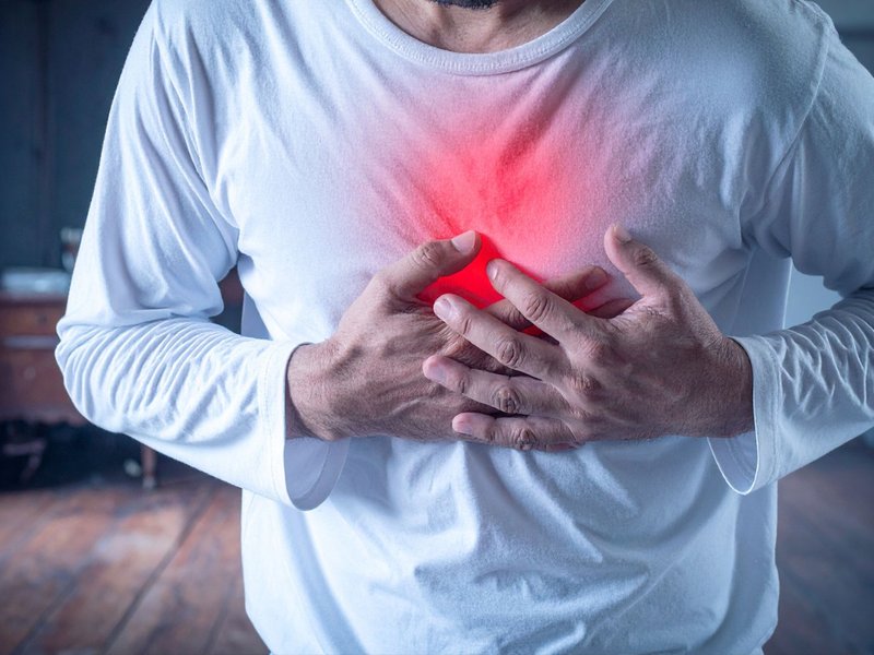 अक्सर रात या सुबह-सुबह ही क्यों आता है हार्ट अटैक? जानें कारण और बचाव