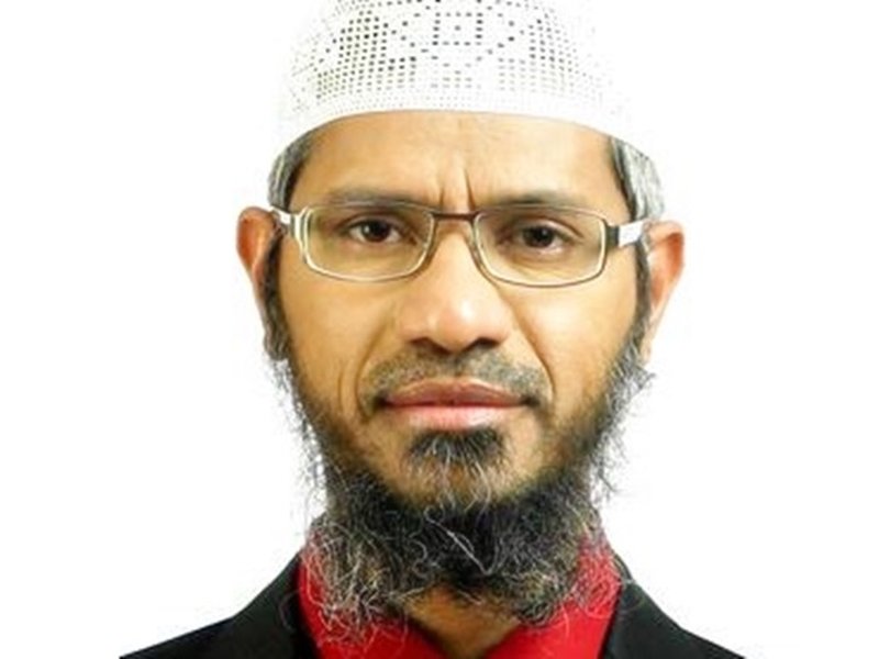 भारत के 'दुश्मन' जाकिर नाइक का स्वागत करने को बांग्लादेश तैयार, आखिर वहां चल क्या रहा है?
