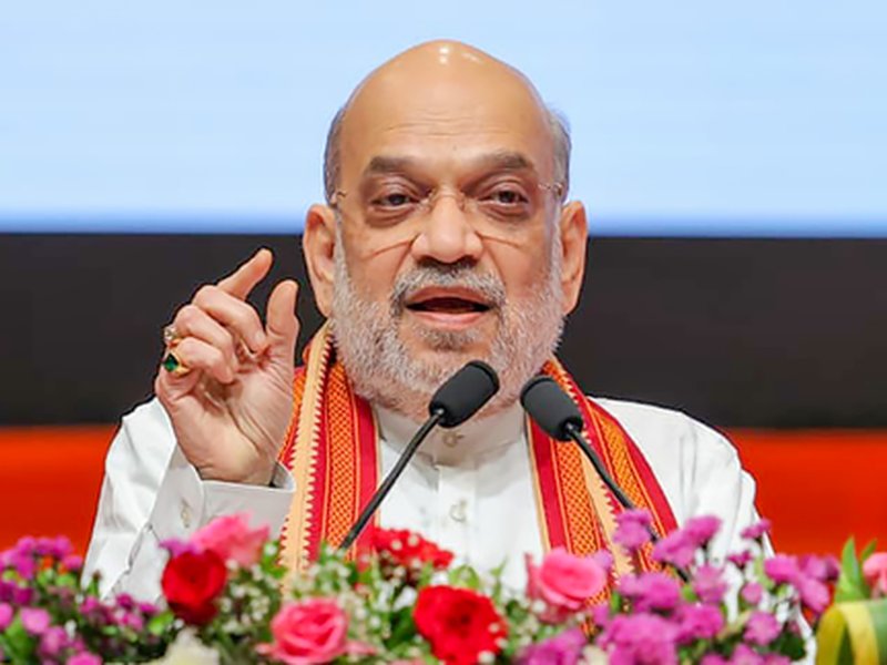 छत्तीसगढ़ में 21 माओवादियों के सरेंडर के बाद केंद्रीय गृह मंत्री अमित शाह ने की सराहना