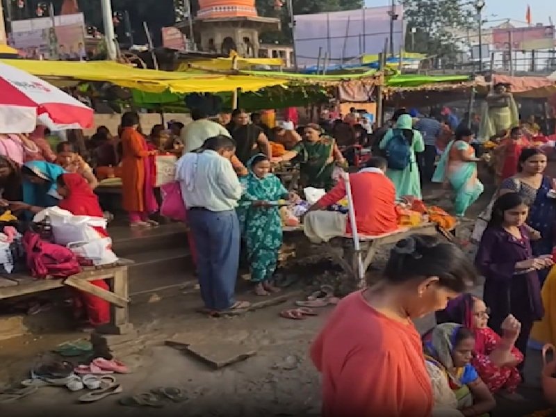 प्रबोधिनी एकादशी : प्रयागराज के यमुना घाट पर लगा श्रद्धालुओं का तांता, स्नान कर भक्तों ने कराया तुलसी-शालिग्राम विवाह