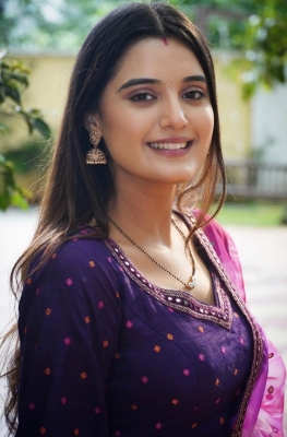 Ayushi Khurana reflects about her character's take on marriage in 'Aangan'