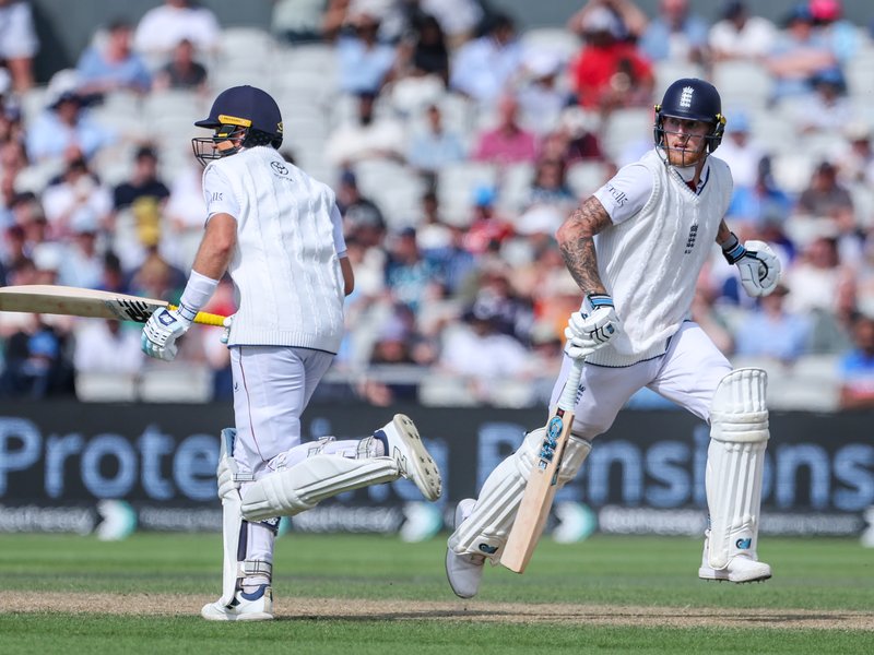 4th Test: Root makes 150, Stokes unbeaten on 77 as England take 186-run lead over India (ld)