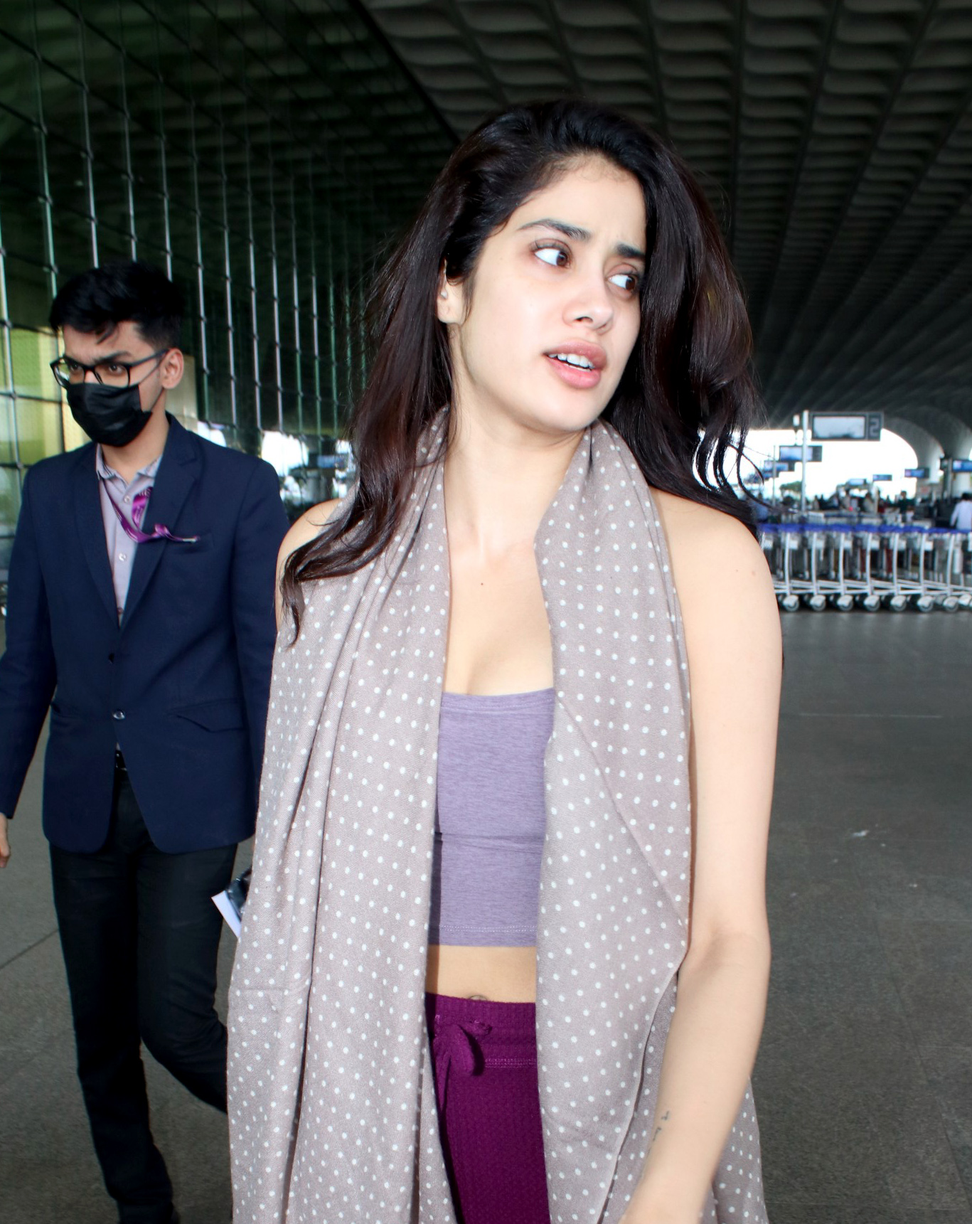  Janhvi Seen With Rumoured Beau Shikhar Pahariya At Mumbai Airport-TeluguStop.com