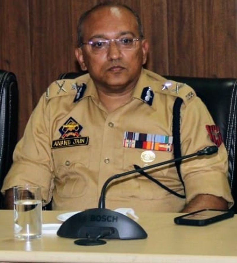 IGP Jammu chairs meeting on security situation for Legends Cricket League 