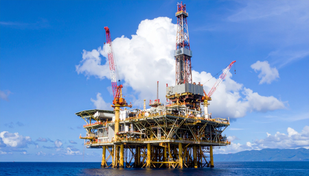 Crude oil prices drop after US allows Russian oil purchases