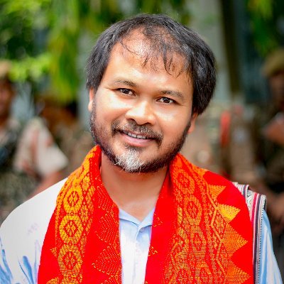 Akhil Gogoi addressing reporters about the mood for change in Assam elections