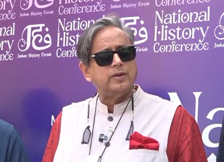 Tharoor Dismisses India-Pakistan Competition in West Asia Policy
