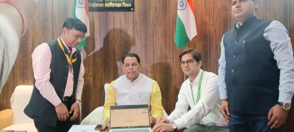 UP Minister Narendra Kashyap Joins Census 2027 Self-Enumeration Campaign