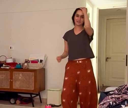 Shraddha Kapoor’s Boss Reply to Troll Over Messy Room: Dil Saaf Hona Chahiye