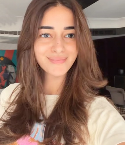 Ananya Panday flaunting her new summer hair with a straight layered cut and medium brown shade